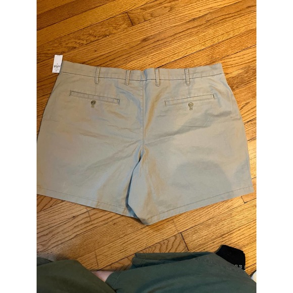 NWT Gap 6” Khaki Shorts Women’s Size 42 - Picture 4 of 4